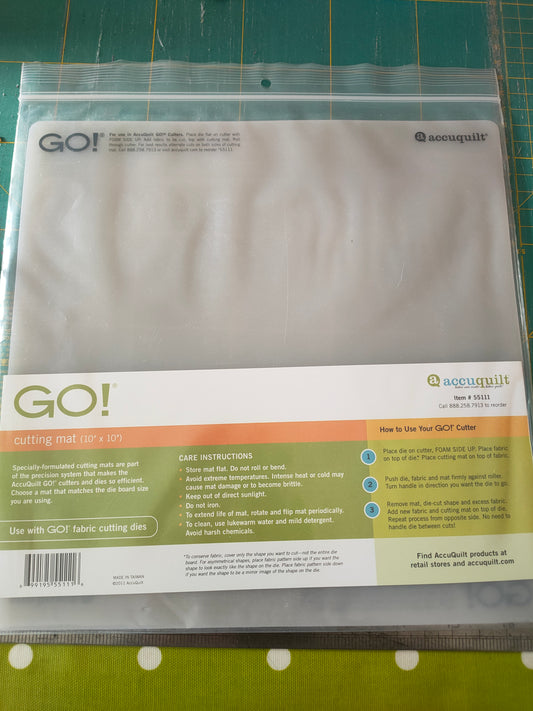 Accuquilt Go! Cutting Mat 10" x 10"