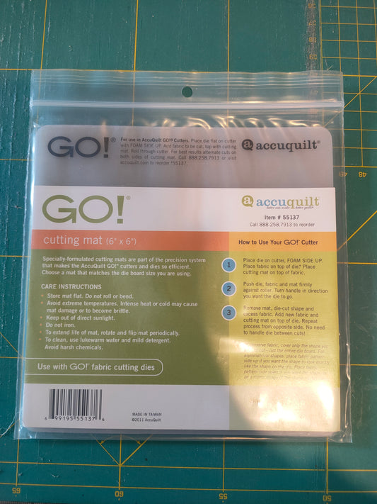 Accuquilt Go! Cutting Mat 6" x 6"